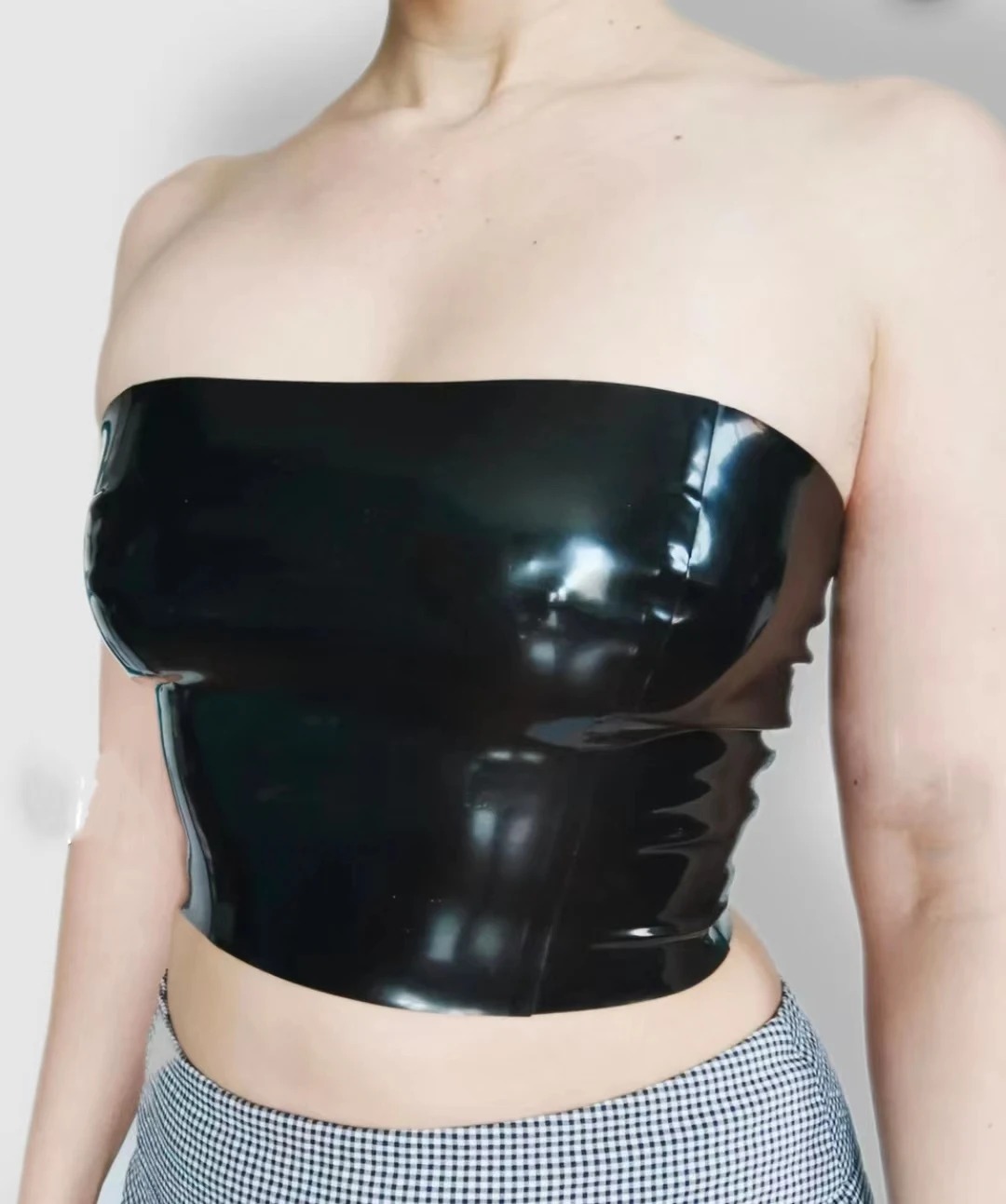 Embroidery Art Painting - Vrouw latex crop top handgemaakte natuurlijke